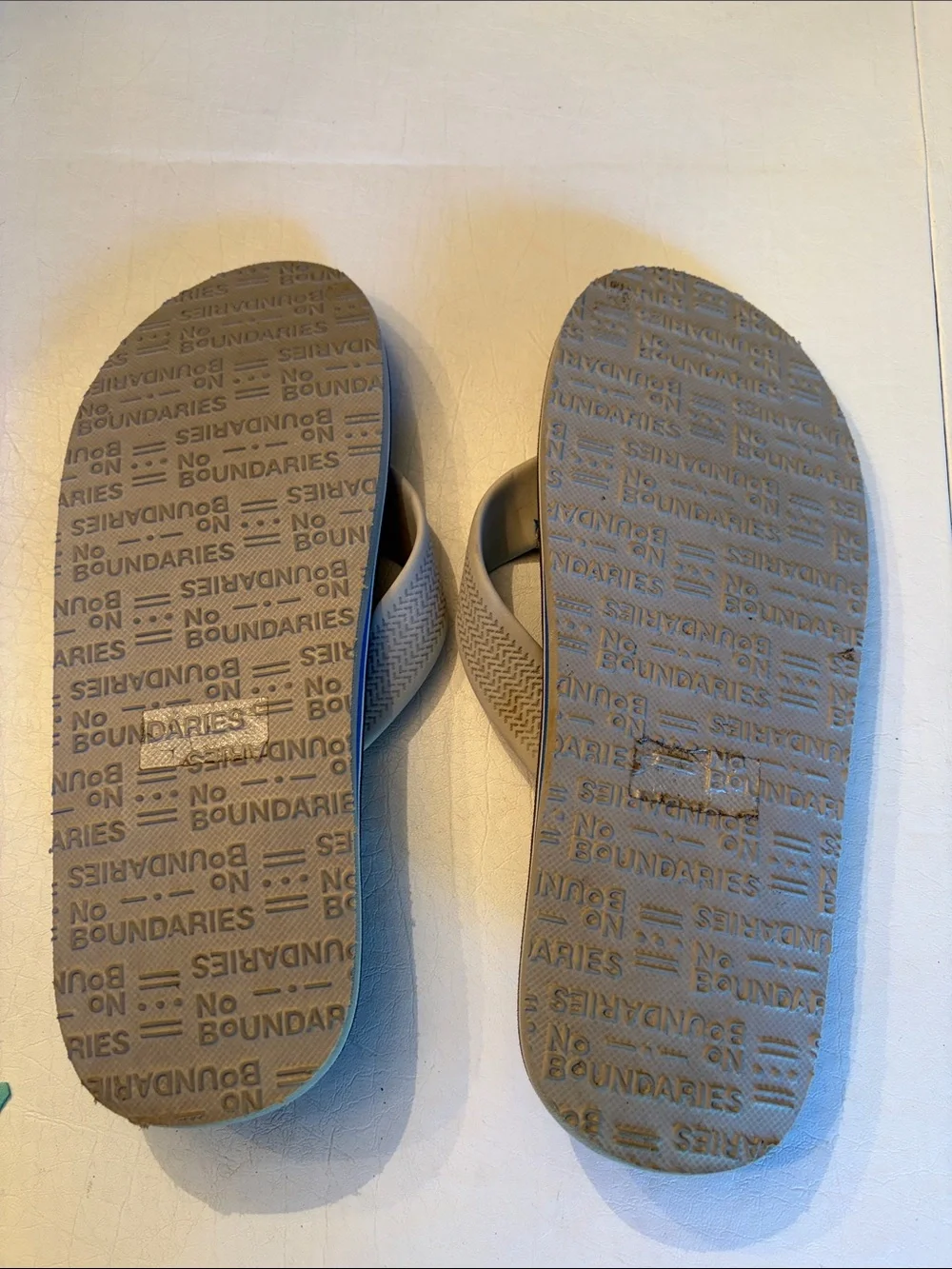No Boundaries pair men’s